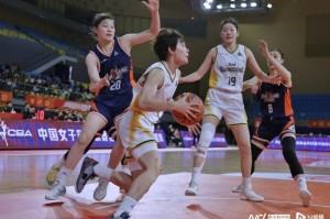 乐鱼体育-女篮俱乐部杯决赛阶段在清远开赛，广东女篮首战加时憾负